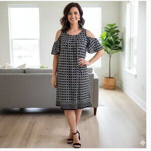 Max Studio Cold Shoulder Dress - Size XS - Effortless Style!